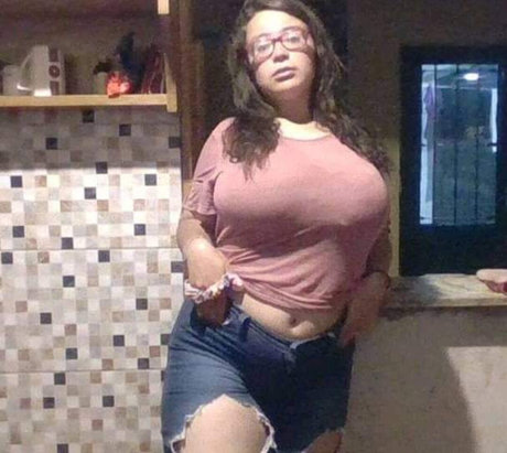 Abigail Ferreira onlyfans topless