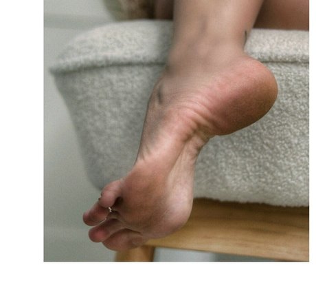 Mariefrenchgirlfeet topless onlyfans