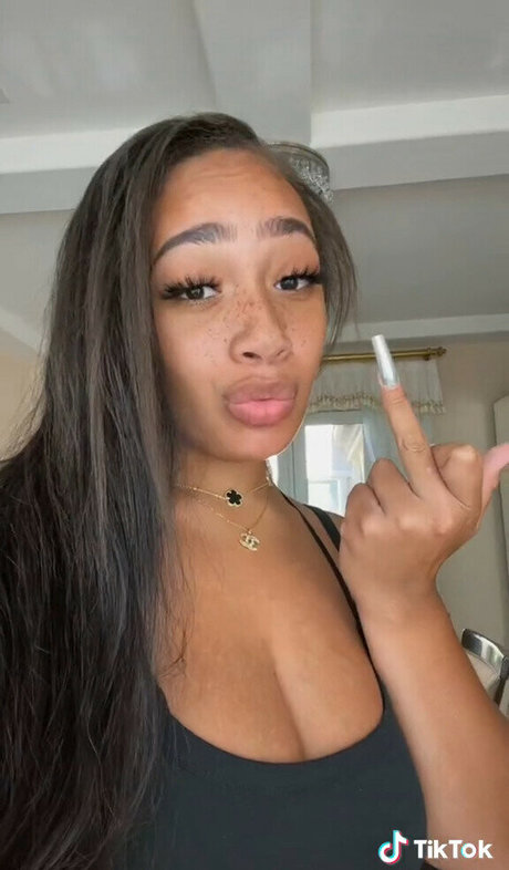 Lexxiibaebie is on onlyfans