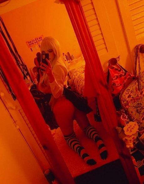 afoxiegirl naked on onlyfans