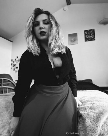 dancingkitten on onlyfans