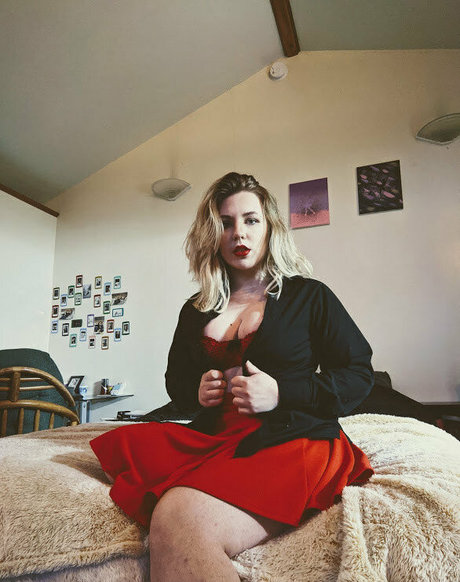 dancingkitten onlyfans topless