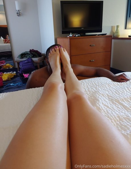 sadieholmesxxx naked leaked onlyfans