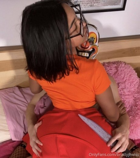 brattyjewlss only fans pictures