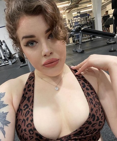 hipthrustqueen onlyfans leaked tits