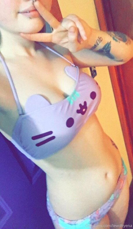 lewdhyena nude on onlyfans