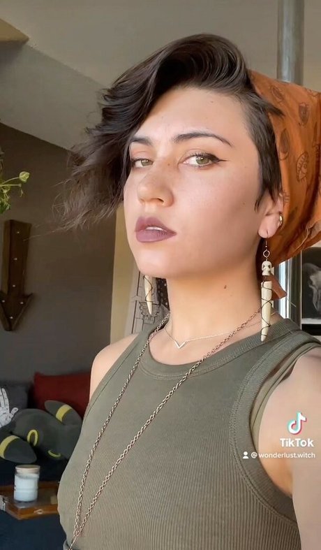 Olivia Graves onlyfans naked pics