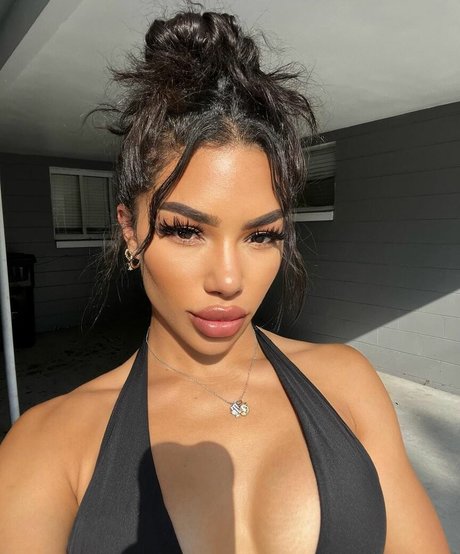 Keahla White onlyfans leaks.