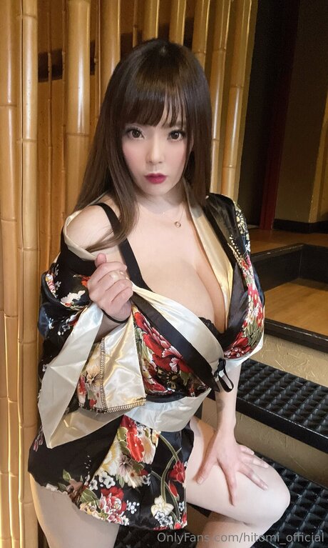 hitomi official onlyfans lesk