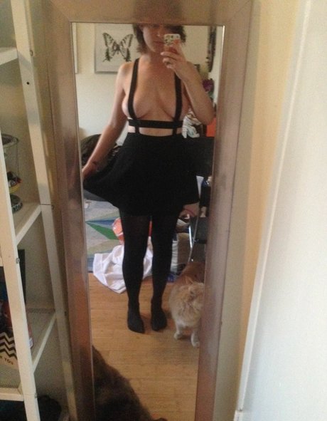 Allie Goertz onlyfans nude porn