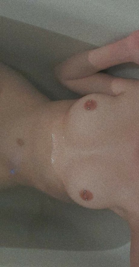 sari safari32 onlyfans nudes leak