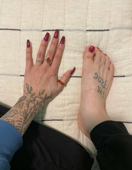 thefitpizzagirl onlyfans nude tits