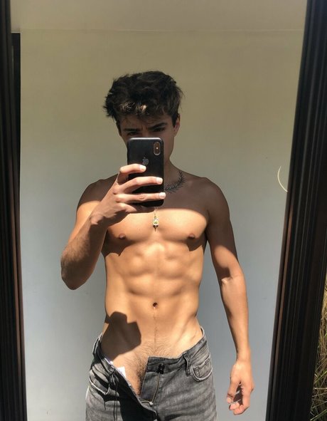 prettyboyaedan onlyfans leaks