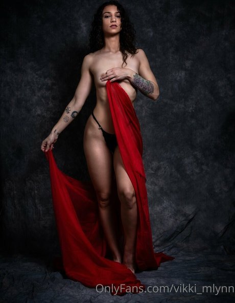 Vikki Mlynn onlyfans porn nude
