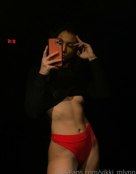 Vikki Mlynn only fans leak nude