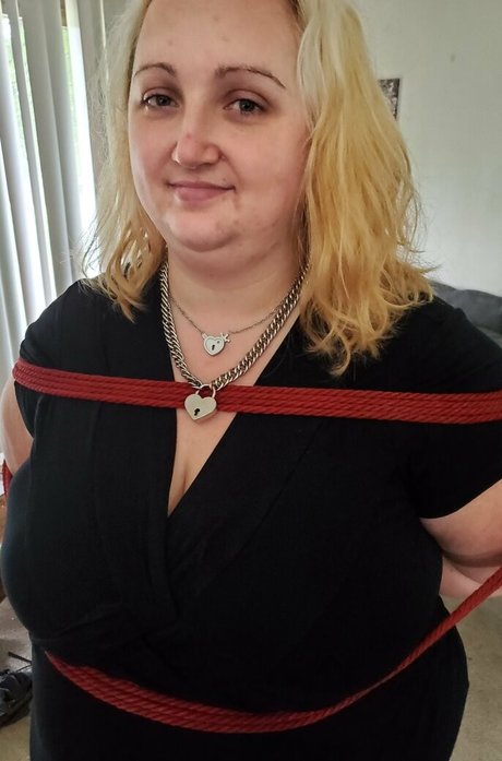 naughty kitten84 onlyfans pics