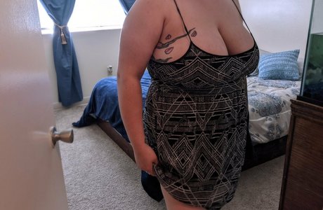 tattedcutie90 onlyfans free content