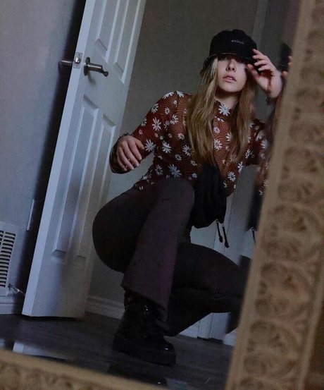 Maddie Henderson onlyfans topless