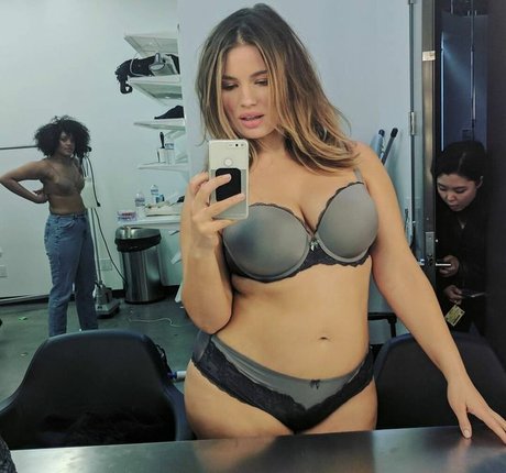 Tara Lynn onlyfans naked