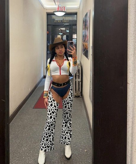 Emma Regala onlyfans boobs