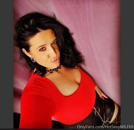 hotsexymommy69 onlyfans nude content