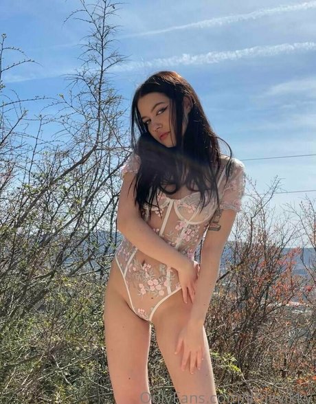 littlevikky feet onlyfans