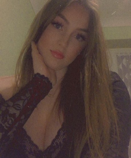 Lydia B onlyfans photo