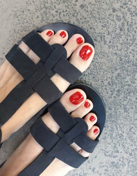 lilyapricot onlyfans posts