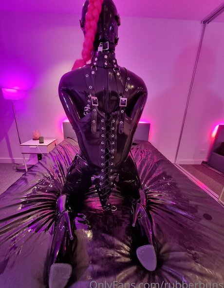 rubberbuns naked onlyfans leak