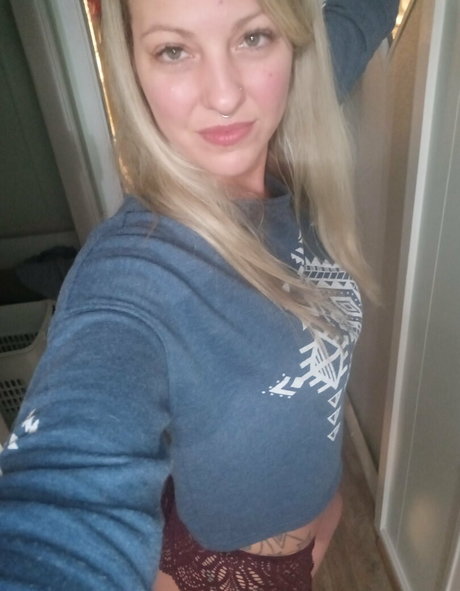 blonde honey22 onlyfans naked