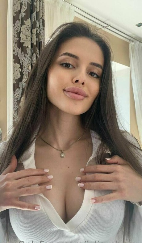 julia cherry nude onlyfans leaks