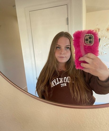 Kyla S onlyfans pics