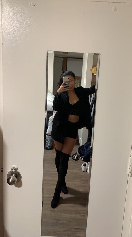 Alison L onlyfans pics