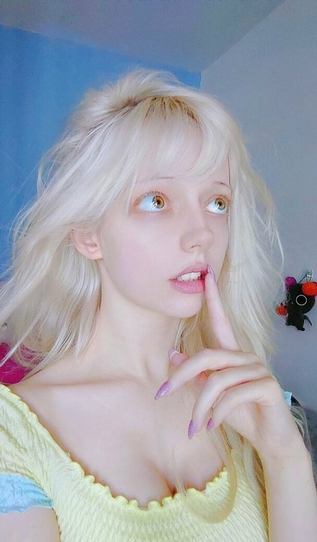 Kimmy Kimochi onlyfans nude pics