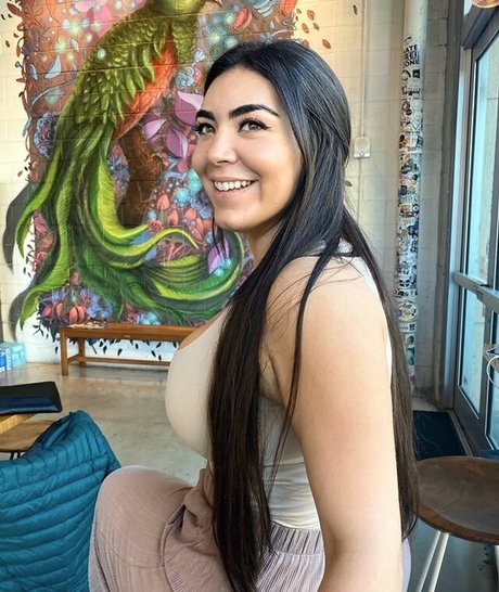 Nicky Nicole onlyfans posts