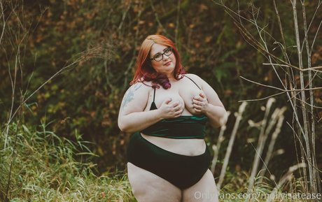 mollyisatease onlyfans star