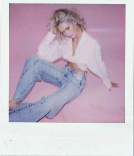 Carolina Marie topless onlyfans