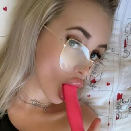 Luxuria onlyfans content type