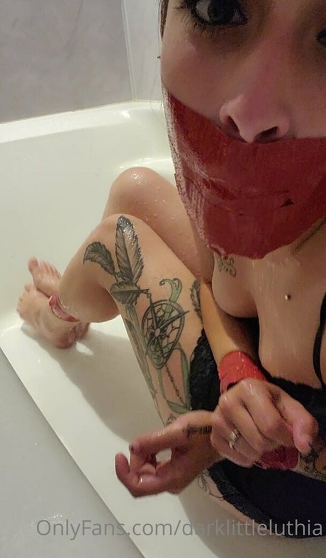 darklittleluthia onlyfans striptease