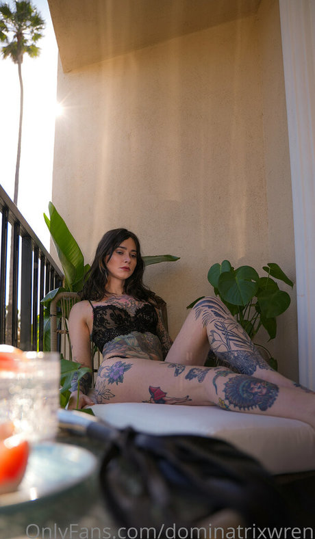 dominatrixwren only fans pictures