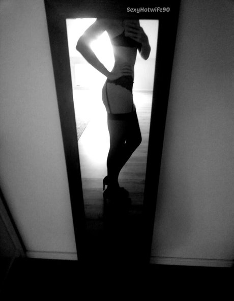 sexyhotwife 90 onlyfans leakes