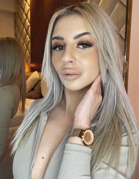 Tessa Maven onlyfans nude tits