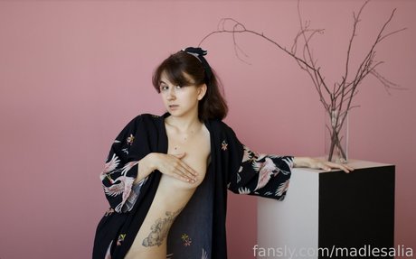 Madlesalia naked only fans
