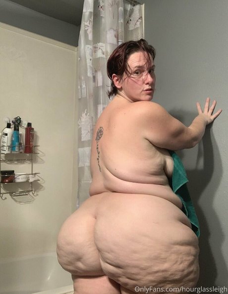 hourglassleigh nude onlyfans leaked