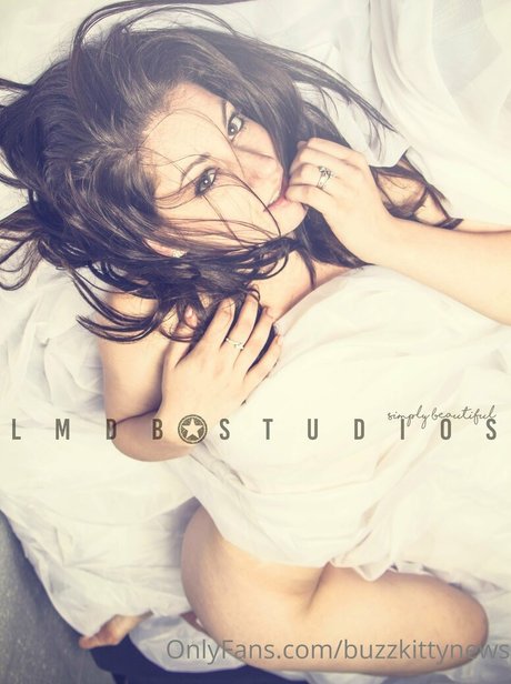 buzzkittynews onlyfans picture