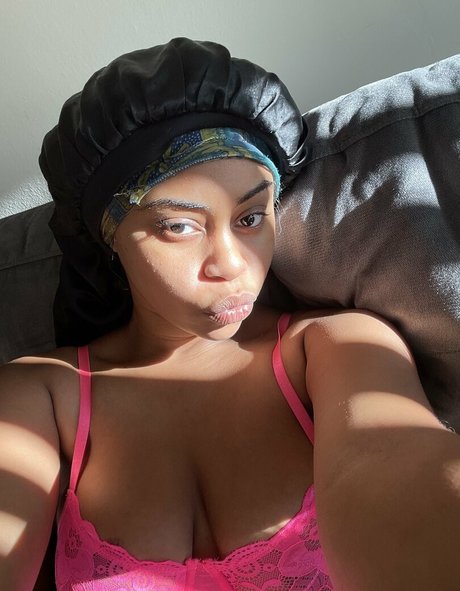 kaylalebombbb onlyfans nude porn