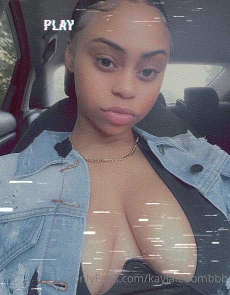 kaylalebombbb onlyfans nude tits