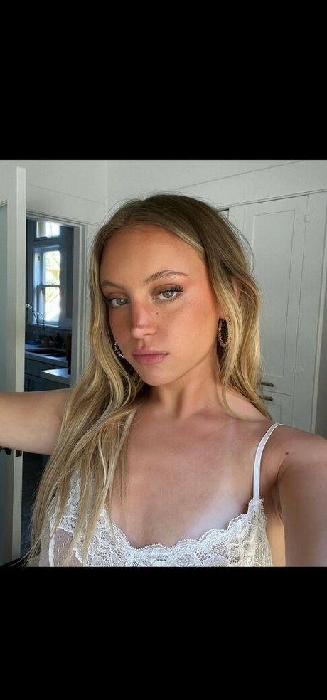 Riley Hubatka onlyfans star