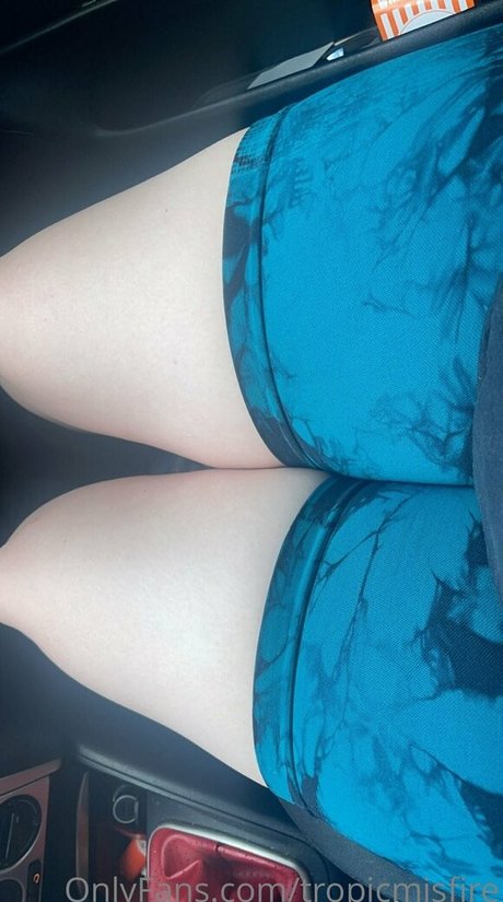 tropicmisfire nude leak onlyfans