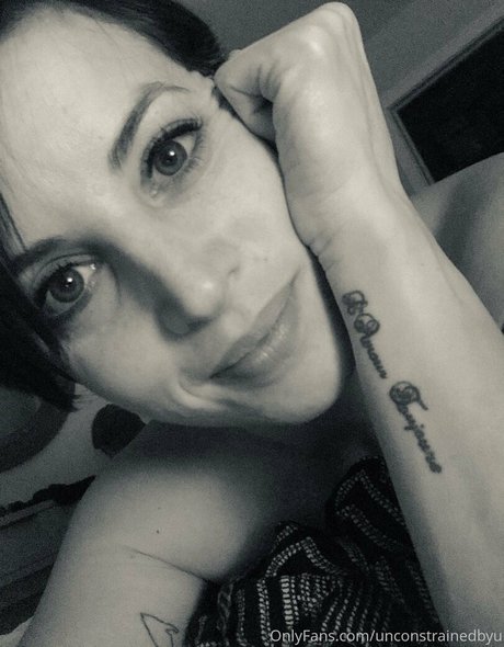 unconstrainedbyu onlyfans desnuda